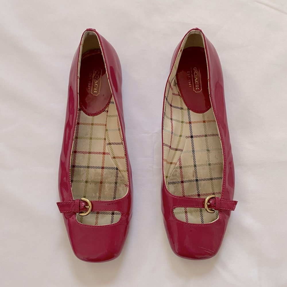 Vintage Coach mary Jane patent leather flats in deep pink